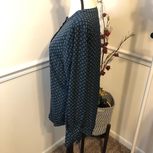 J. Crew Abstract Print 1/2 Button Down Blouse M - Picture 3 of 10